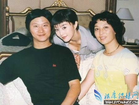 姓名:范涛籍贯:山东青岛年龄:五十多岁妻子:张传美女儿:范冰冰