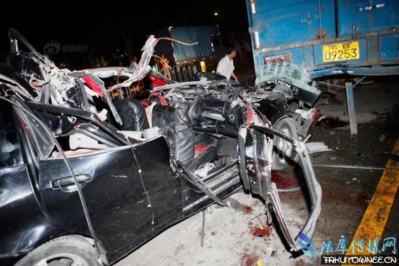 深圳5男1女遇车祸身亡 疑似酒吧出来后酒驾导致